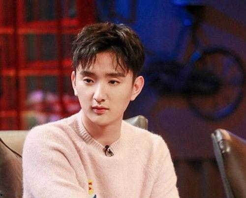 圈内人爆料于小彤微博,圈内人揭秘娱乐圈不为人知的一面